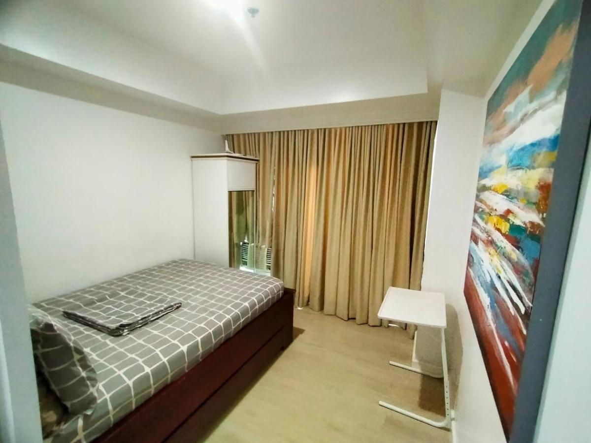 Beach Front Living In The Heart Of The City, Azure Residences 마닐라 외부 사진