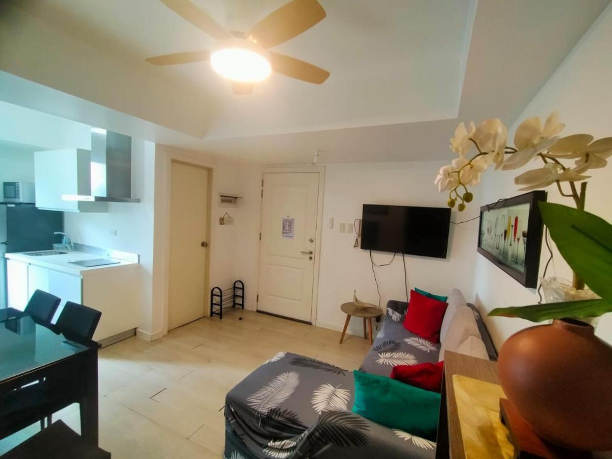 Beach Front Living In The Heart Of The City, Azure Residences 마닐라 외부 사진