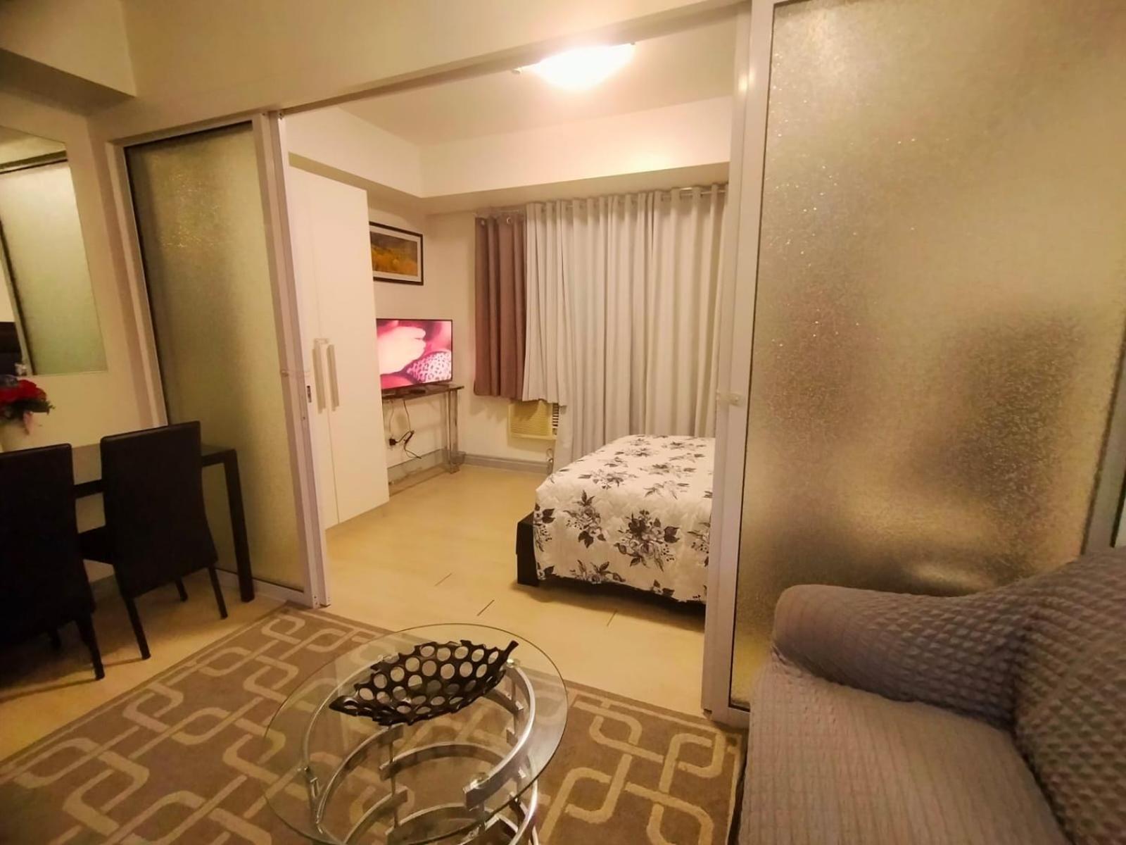 Beach Front Living In The Heart Of The City, Azure Residences 마닐라 외부 사진