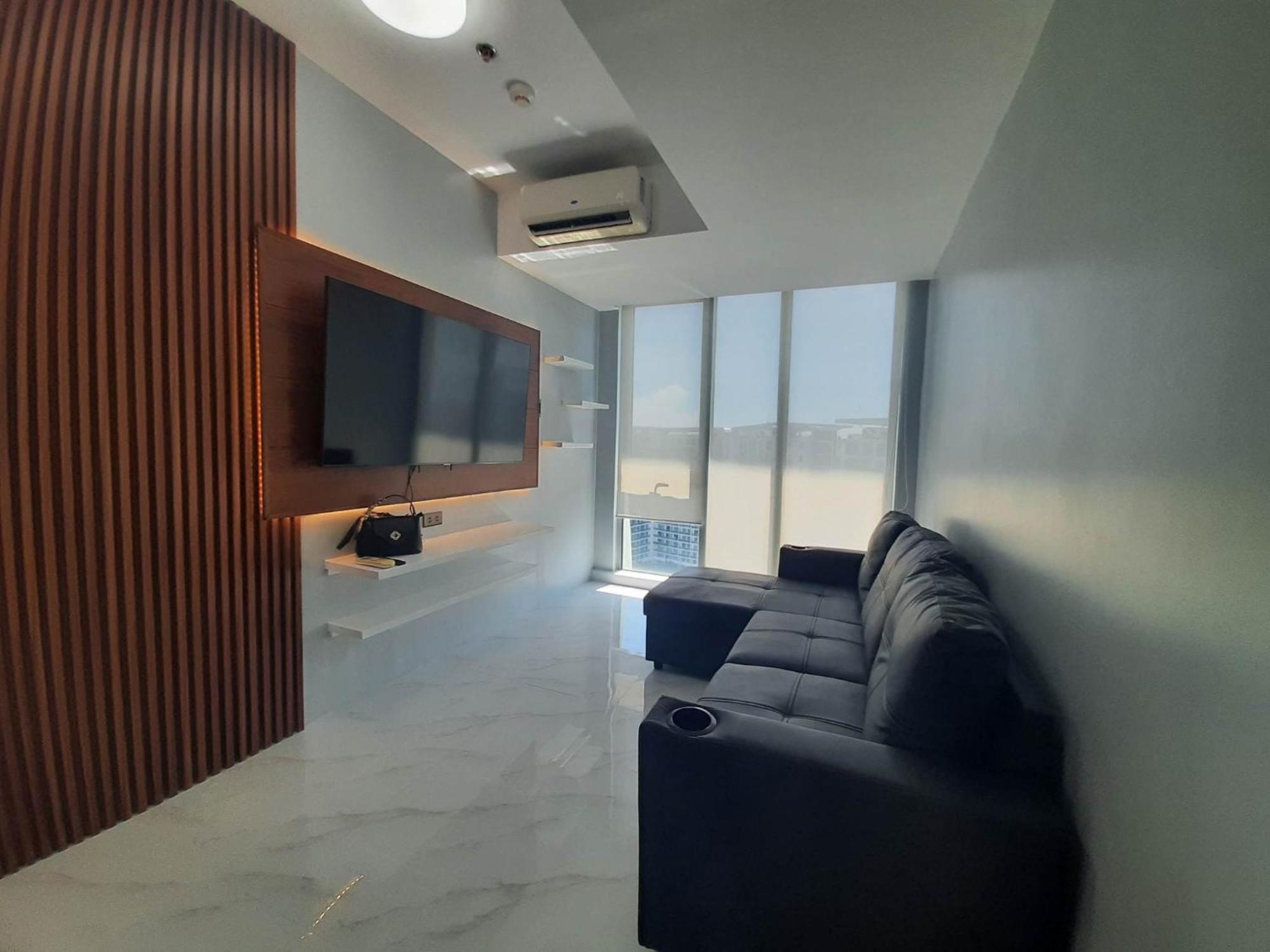 Beach Front Living In The Heart Of The City, Azure Residences 마닐라 외부 사진