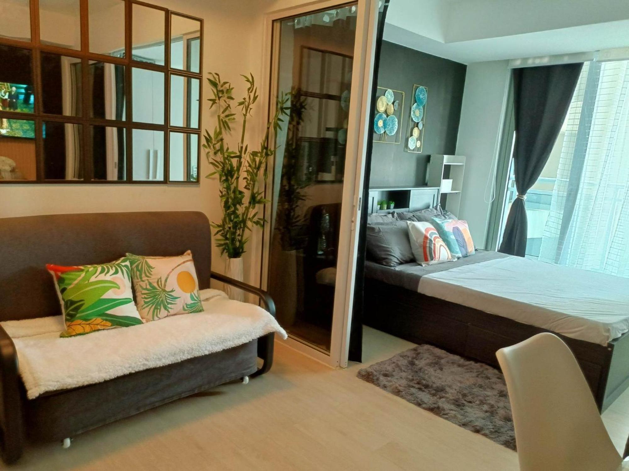 Beach Front Living In The Heart Of The City, Azure Residences 마닐라 외부 사진