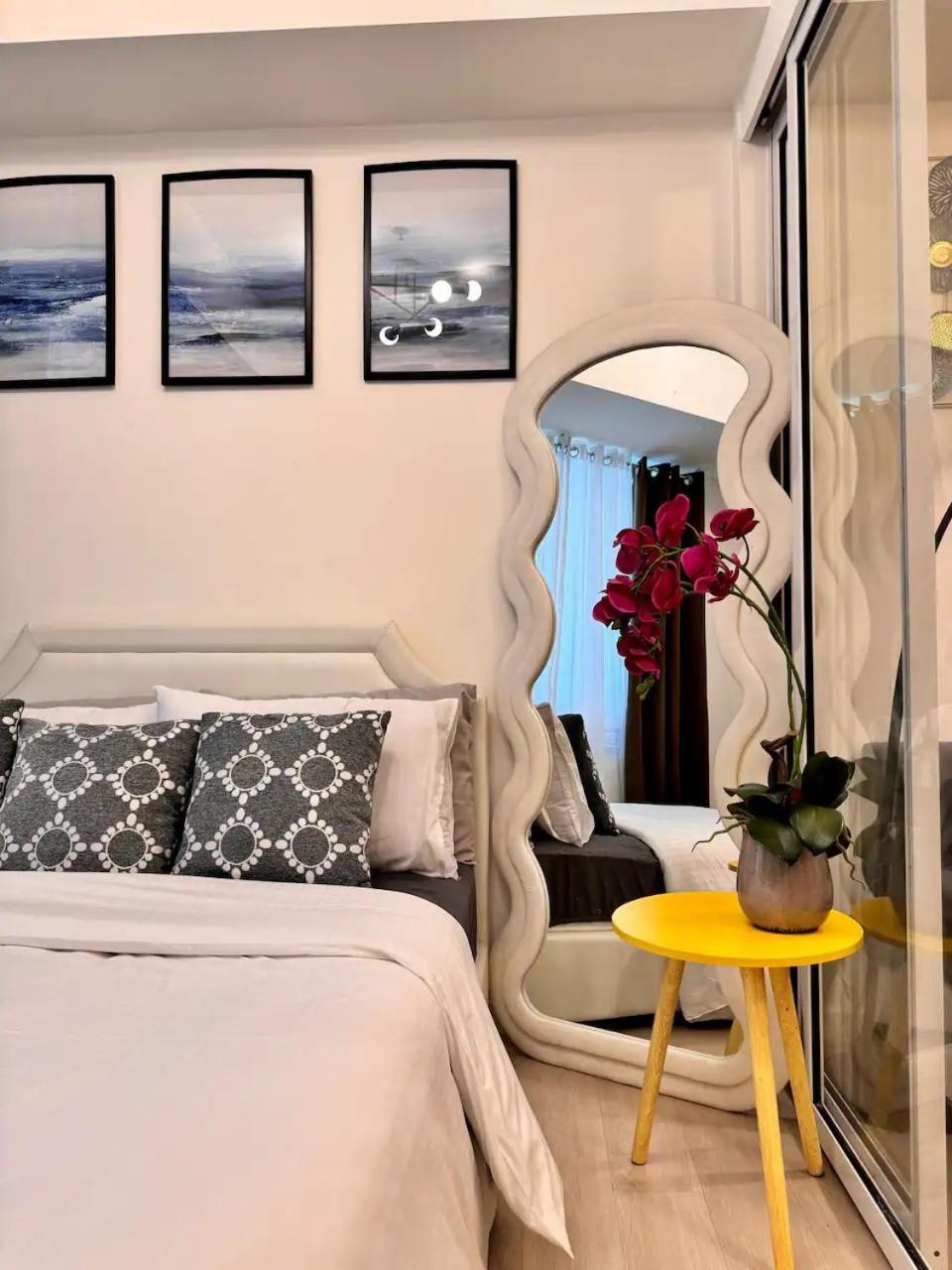 Beach Front Living In The Heart Of The City, Azure Residences 마닐라 외부 사진
